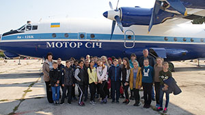 До Білоцерківського авіаційного комплексу завітали школярі на профорієнтаційну екскурсію